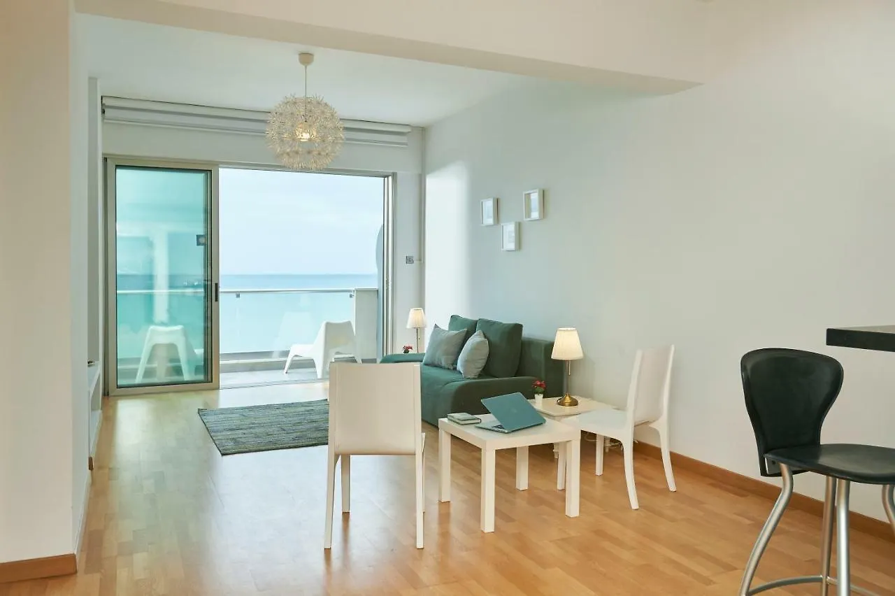 Finikoudes Luxury Apartments Larnaca