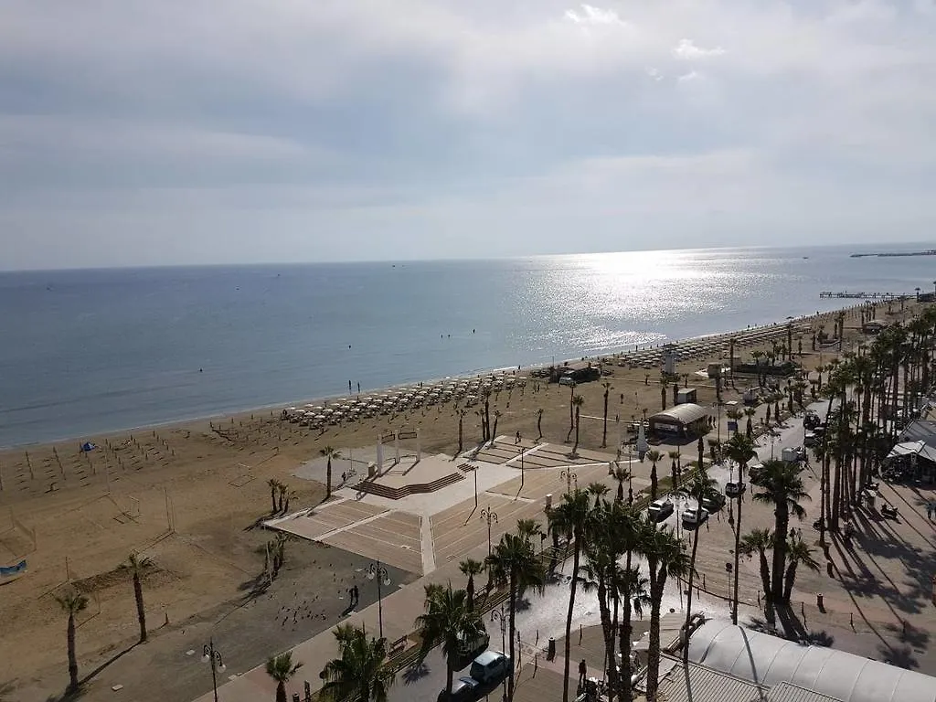 Finikoudes Luxury Apartments Larnaca