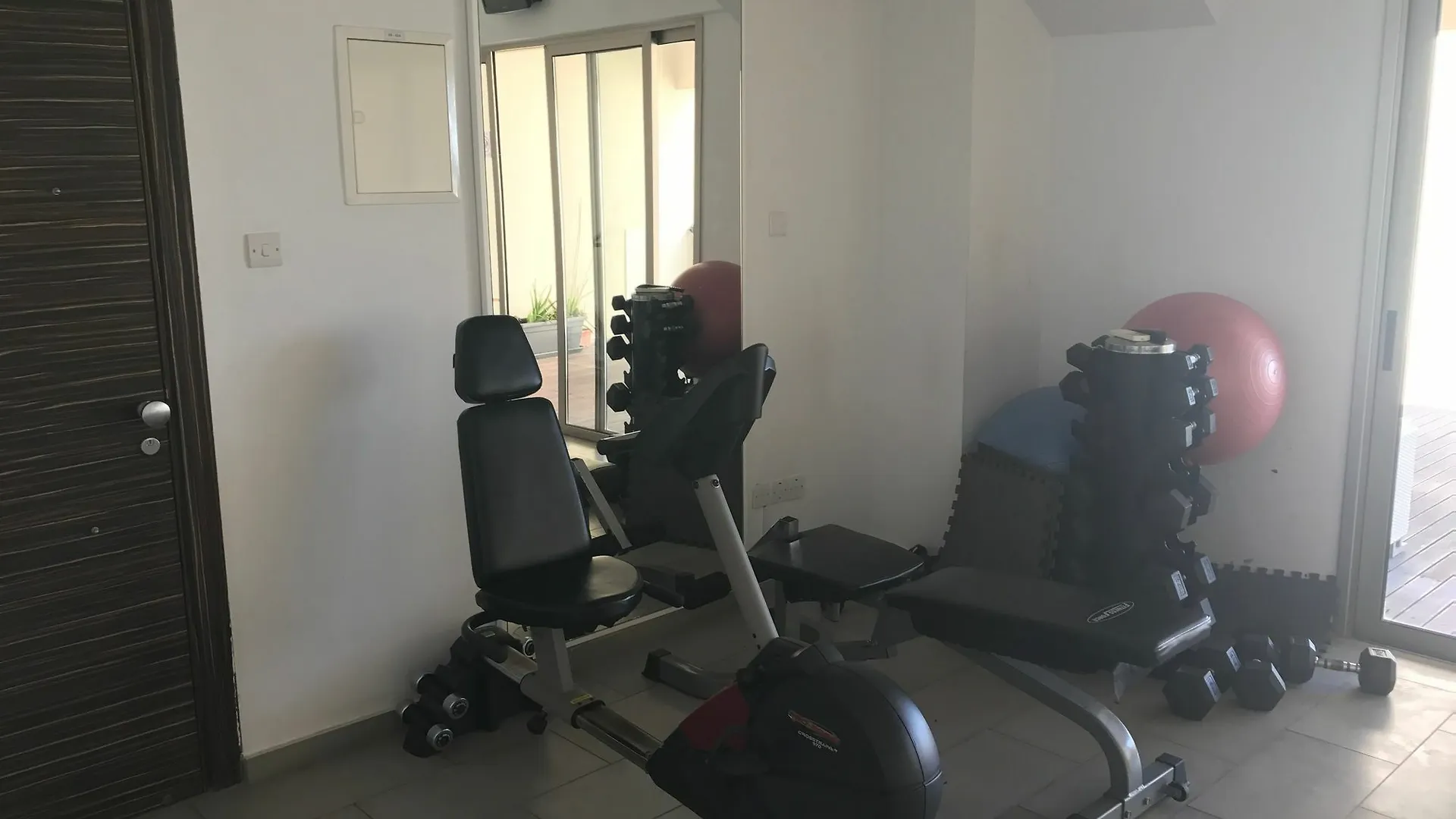 Finikoudes Luxury Apartments Larnaca