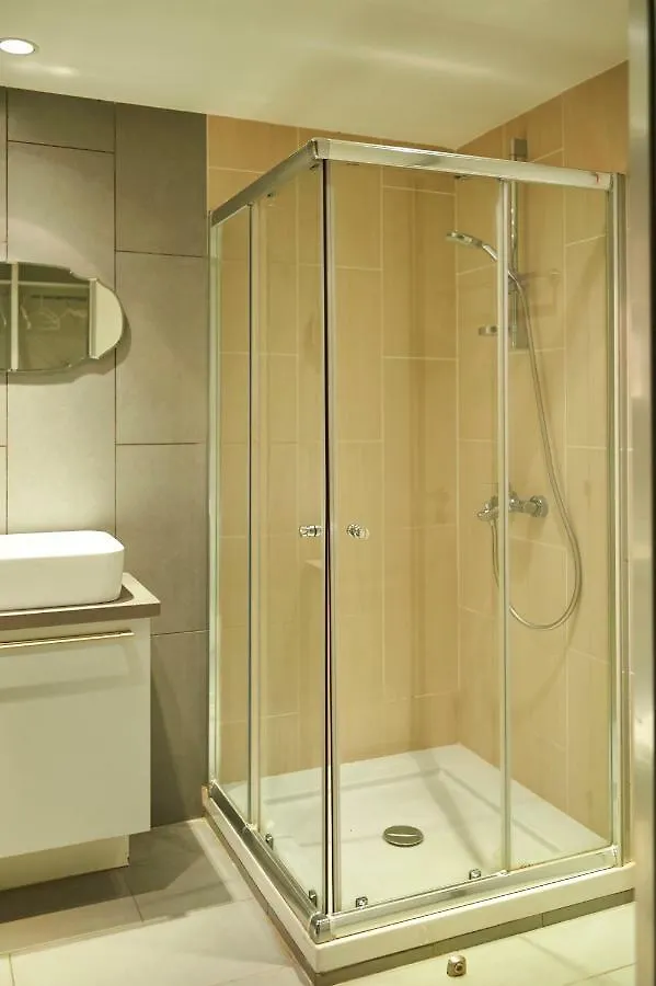 Finikoudes Luxury Apartments Larnaca 0*,
