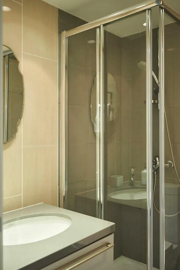 Finikoudes Luxury Apartments Larnaca
